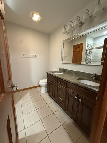 2841 Orange Brace Road, Riverwoods, IL 60015