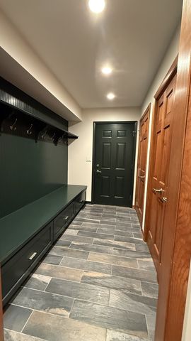 2841 Orange Brace Road, Riverwoods, IL 60015