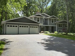2841 Orange Brace Road, Riverwoods, IL 60015