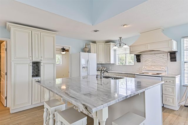 1578 Railroad Avenue, San Leon, TX 77539