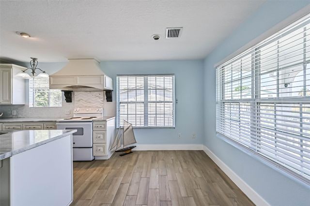 1578 Railroad Avenue, San Leon, TX 77539