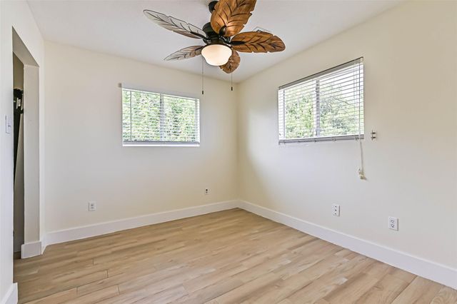 1578 Railroad Avenue, San Leon, TX 77539