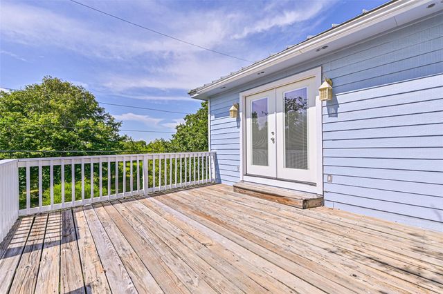 1578 Railroad Avenue, San Leon, TX 77539