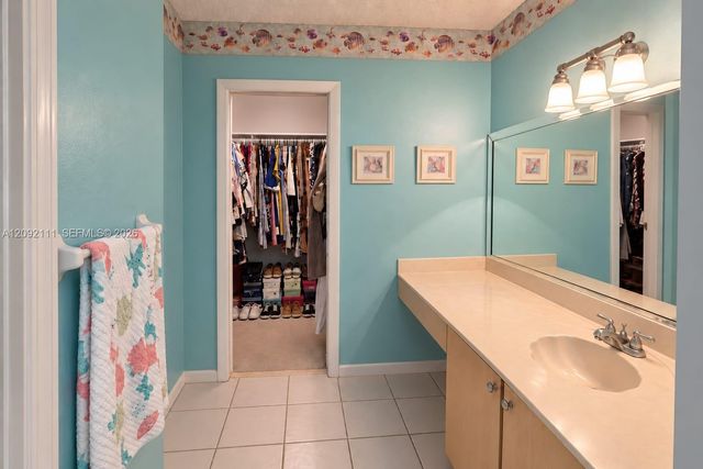 10951 W Clairmont Circle 209, Tamarac, FL 33321