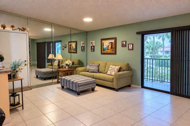 10951 W Clairmont Circle 209, Tamarac, FL 33321