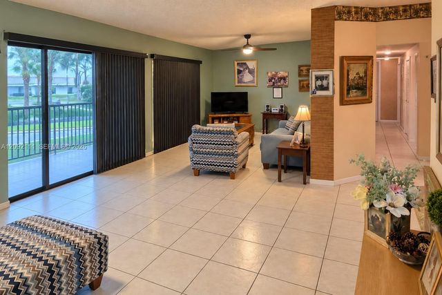 10951 W Clairmont Circle 209, Tamarac, FL 33321