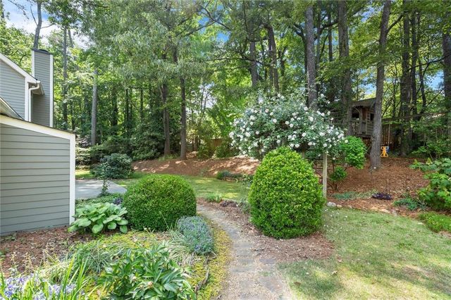 3473 Chastain Lakes Drive NW, Kennesaw, GA 30144