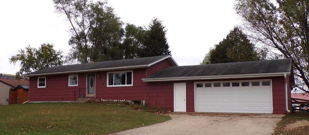 421 E GREEN MEADOW DRIVE, Wautoma, WI 54982