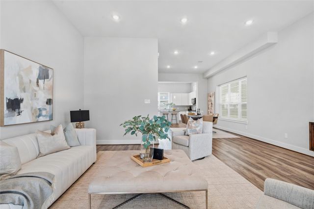 1254 N Post Oak Road A, Houston, TX 77055