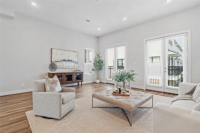 1254 N Post Oak Road A, Houston, TX 77055