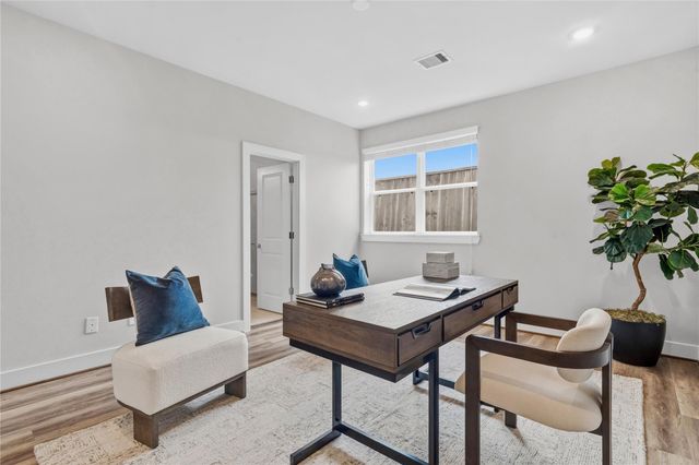 1254 N Post Oak Road A, Houston, TX 77055
