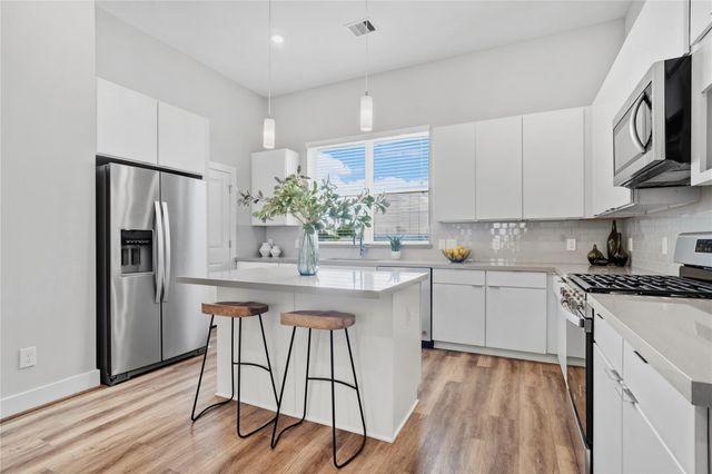 1254 N Post Oak Road A, Houston, TX 77055