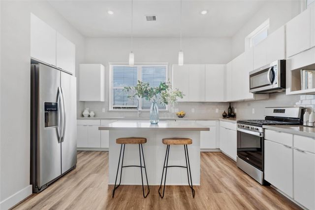 1254 N Post Oak Road A, Houston, TX 77055