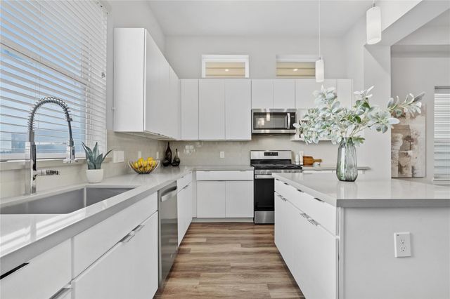 1254 N Post Oak Road A, Houston, TX 77055