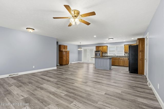 533 Hanging Rock Rd, Leitchfield, KY 42754