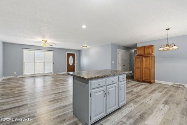 533 Hanging Rock Rd, Leitchfield, KY 42754