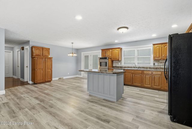 533 Hanging Rock Rd, Leitchfield, KY 42754