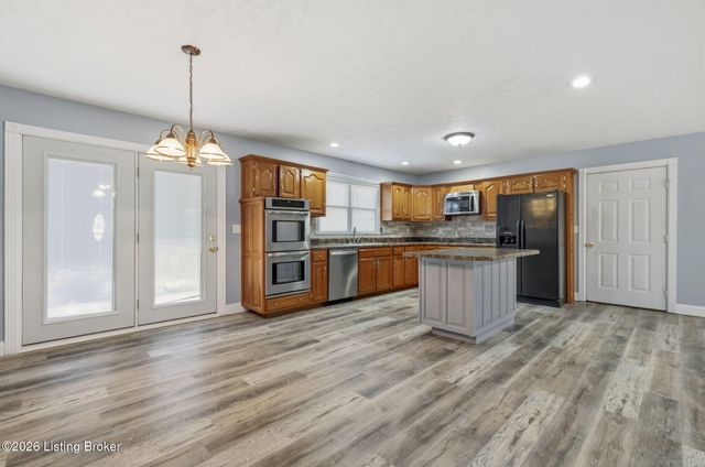 533 Hanging Rock Rd, Leitchfield, KY 42754