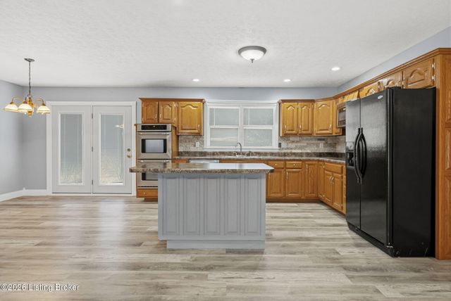 533 Hanging Rock Rd, Leitchfield, KY 42754