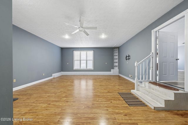 533 Hanging Rock Rd, Leitchfield, KY 42754