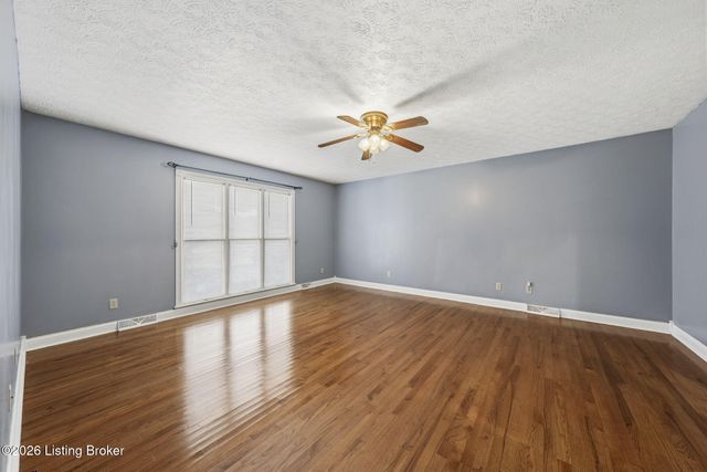 533 Hanging Rock Rd, Leitchfield, KY 42754