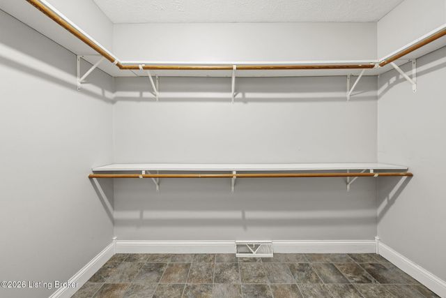 533 Hanging Rock Rd, Leitchfield, KY 42754