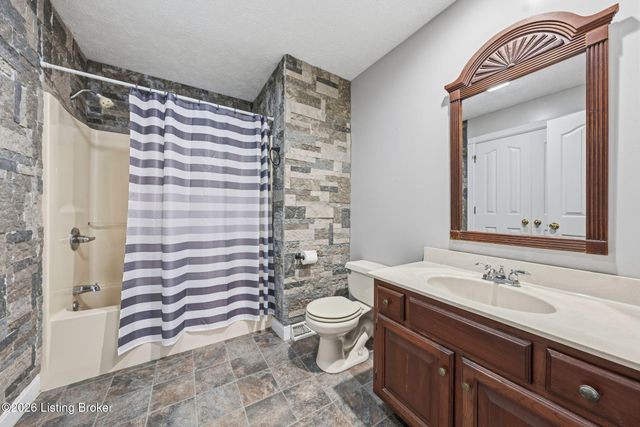 533 Hanging Rock Rd, Leitchfield, KY 42754