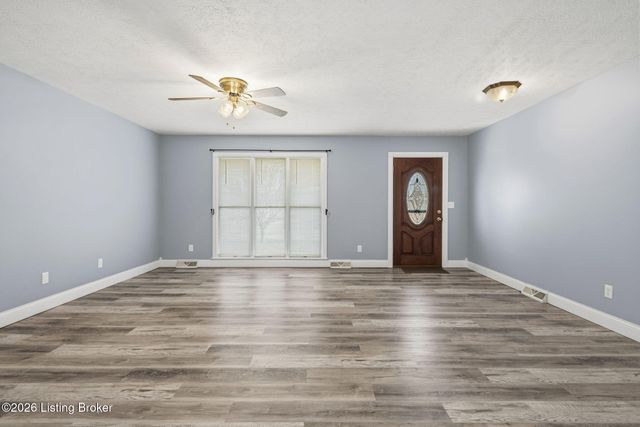 533 Hanging Rock Rd, Leitchfield, KY 42754