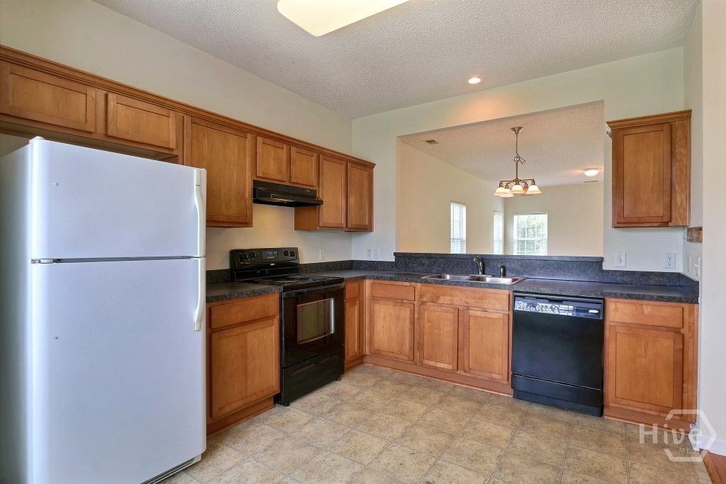 Image 13 of property listing at 20 Evergreen Oak Drive, Richmond Hill, GA 31324