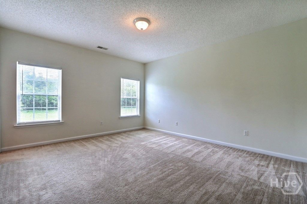 Image 15 of property listing at 20 Evergreen Oak Drive, Richmond Hill, GA 31324