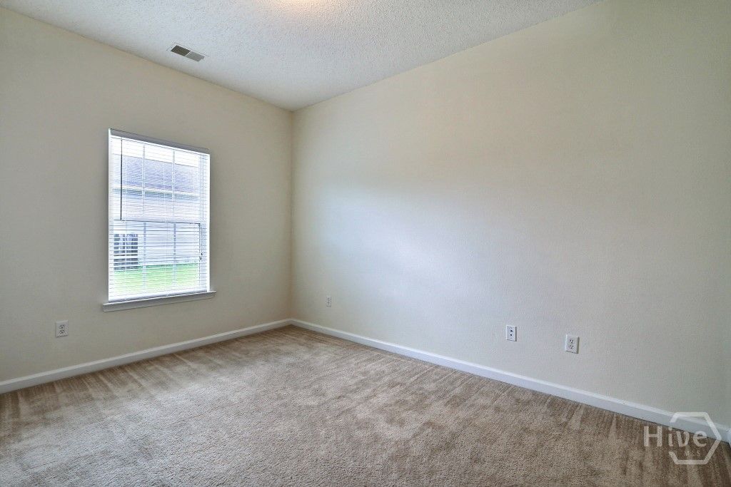 Image 18 of property listing at 20 Evergreen Oak Drive, Richmond Hill, GA 31324