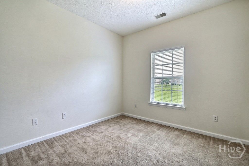 Image 20 of property listing at 20 Evergreen Oak Drive, Richmond Hill, GA 31324