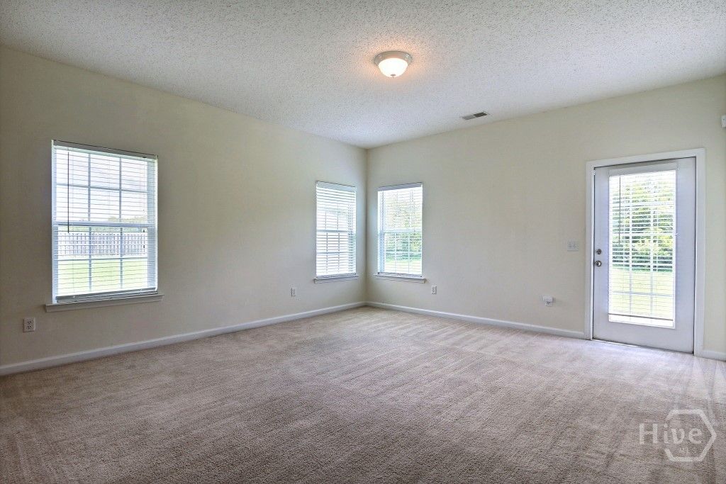 Image 29 of property listing at 20 Evergreen Oak Drive, Richmond Hill, GA 31324