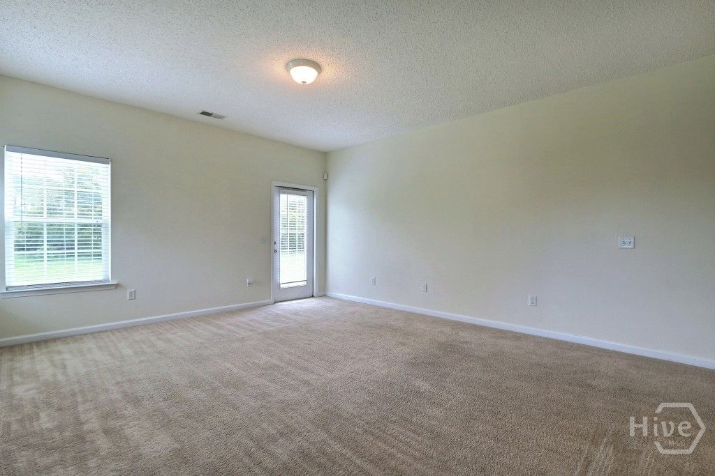 Image 30 of property listing at 20 Evergreen Oak Drive, Richmond Hill, GA 31324