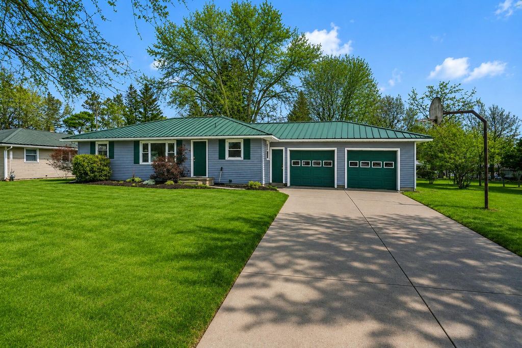 818 N Main Street, Osceola Twp, MI 49631