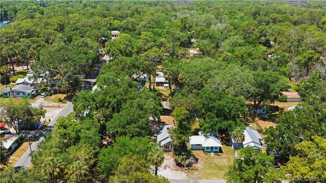 7 61st Street, Yankeetown, FL 34498
