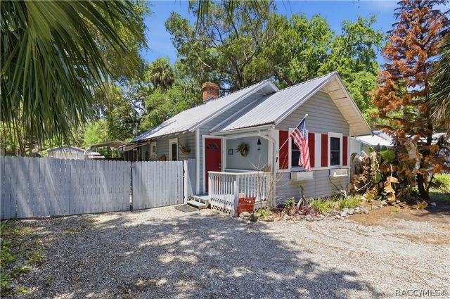 7 61st Street, Yankeetown, FL 34498