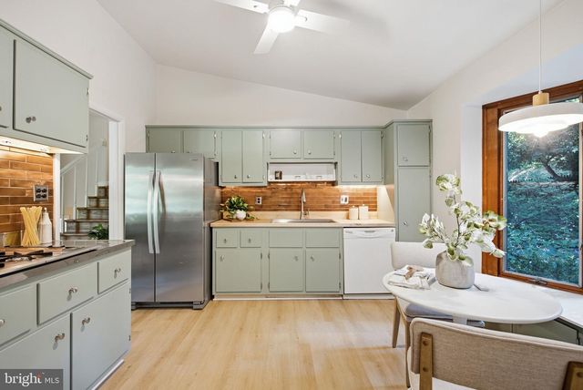 3510 FREDERICK PL, Kensington, MD 20895