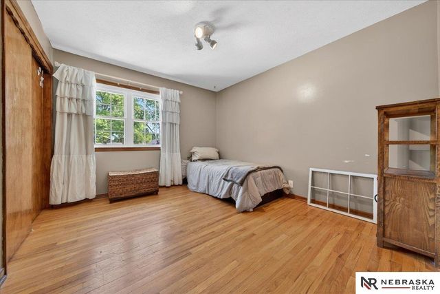 810 Smith Circle, Papillion, NE 68046