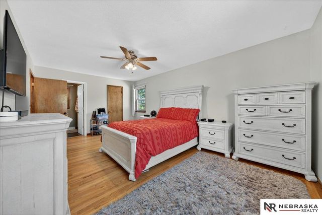 810 Smith Circle, Papillion, NE 68046
