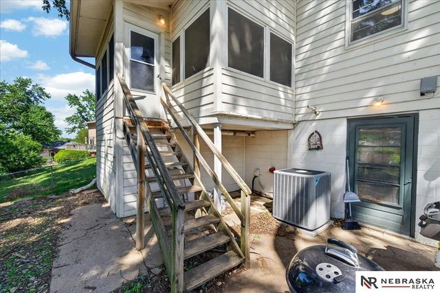 810 Smith Circle, Papillion, NE 68046