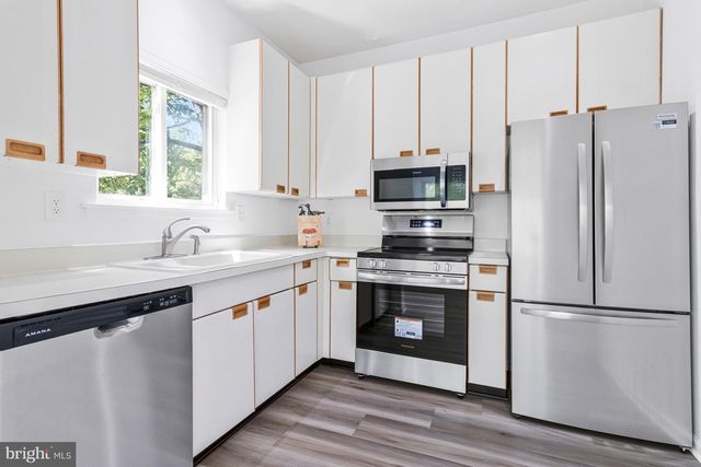 1958-B VILLARIDGE DR, Reston, VA 20191
