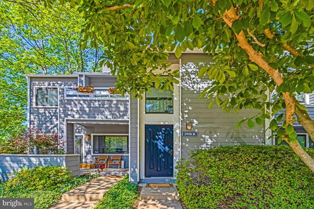 1958-B VILLARIDGE DR, Reston, VA 20191