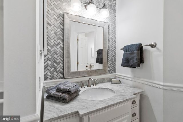 1958-B VILLARIDGE DR, Reston, VA 20191