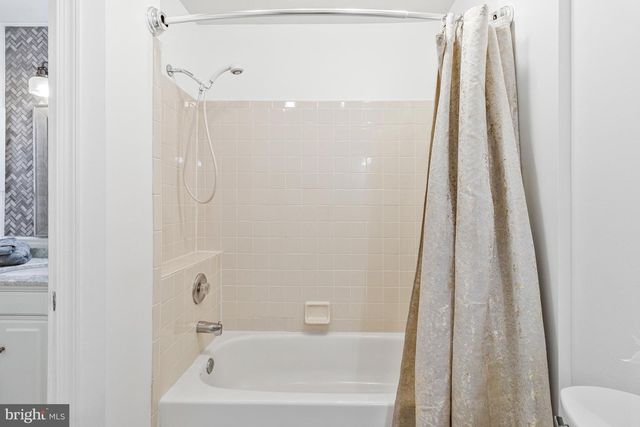 1958-B VILLARIDGE DR, Reston, VA 20191