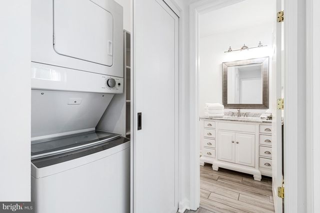 1958-B VILLARIDGE DR, Reston, VA 20191