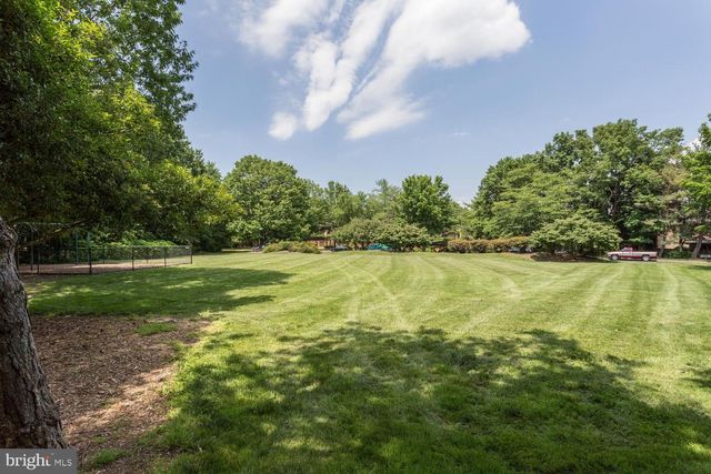 1958-B VILLARIDGE DR, Reston, VA 20191