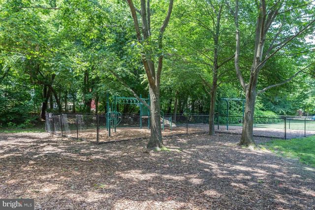 1958-B VILLARIDGE DR, Reston, VA 20191