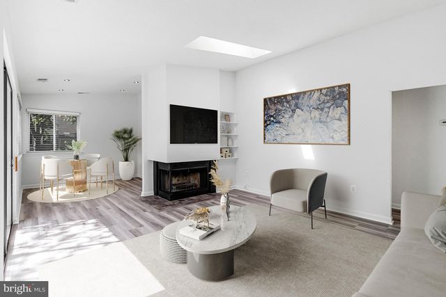 1958-B VILLARIDGE DR, Reston, VA 20191