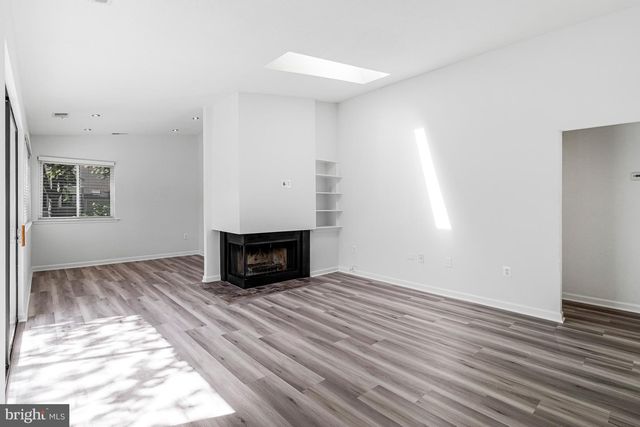 1958-B VILLARIDGE DR, Reston, VA 20191